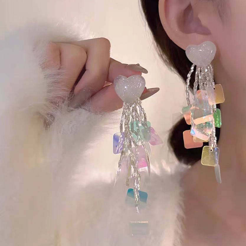 The sweetness is over the limit! Stylish and versatile geometric new dazzling laser heart-shaped earrings, high-end long tassel earrings full figure