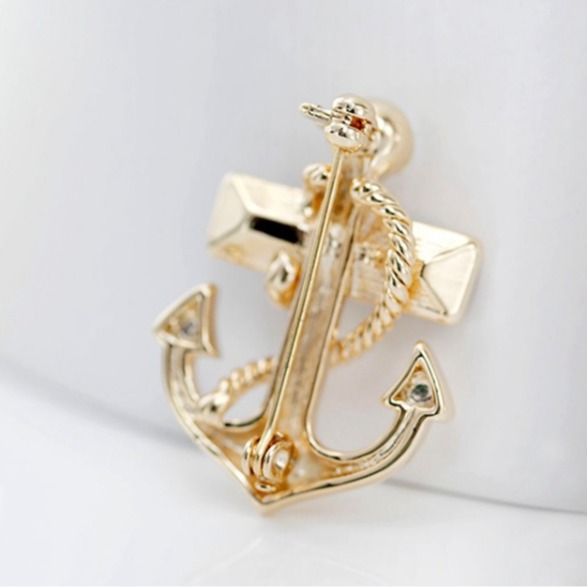 Wholesale of new cross-border fashion full-diamond pirate ship anchor brooches from Europe and America, with unique diamond-encrusted several and other types of brooches details Picture