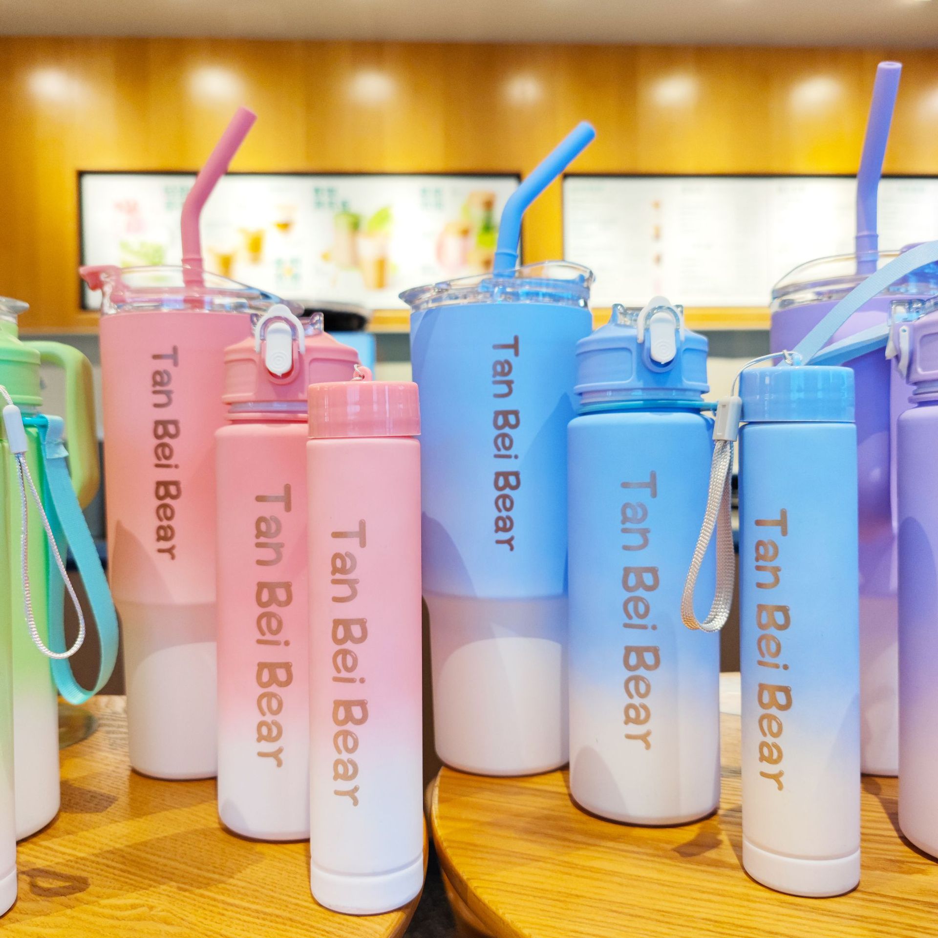 High appearance level PS plastic cup, gradient straw cup, new cross-border car cup, portable handle three-piece set, water cup details Picture