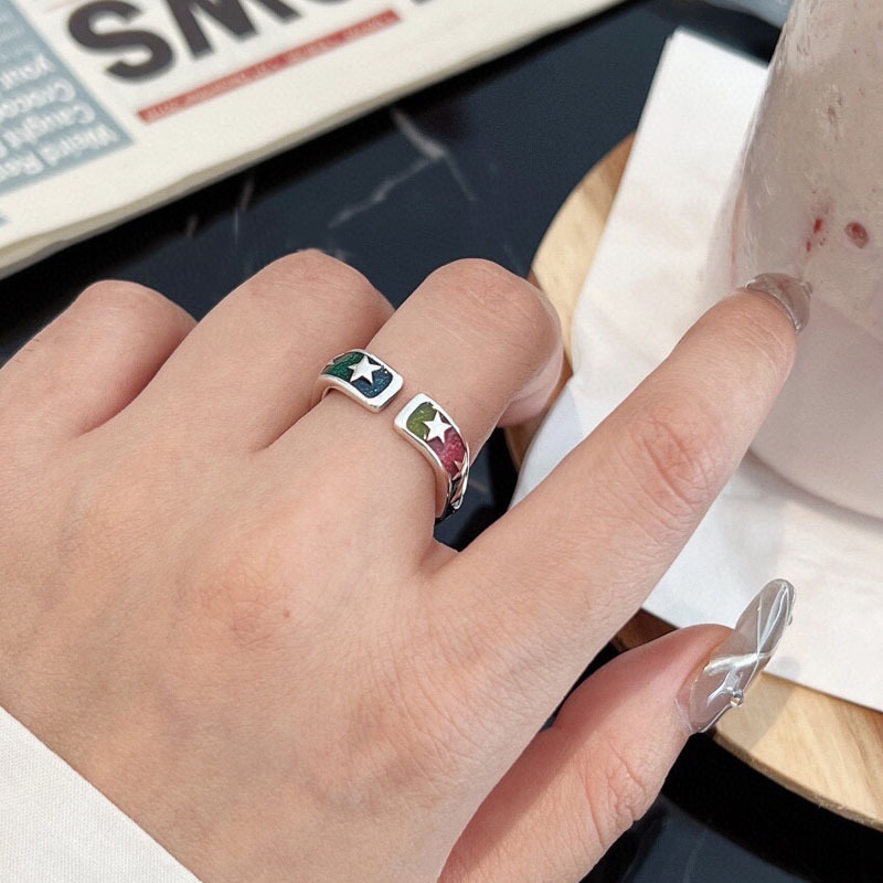 This retro colored glazed star-shaped heart-shaped opening ring is a niche design for women, exuding a sense of light luxury and sophistication. It is a trendy and cool personalized ring details Picture