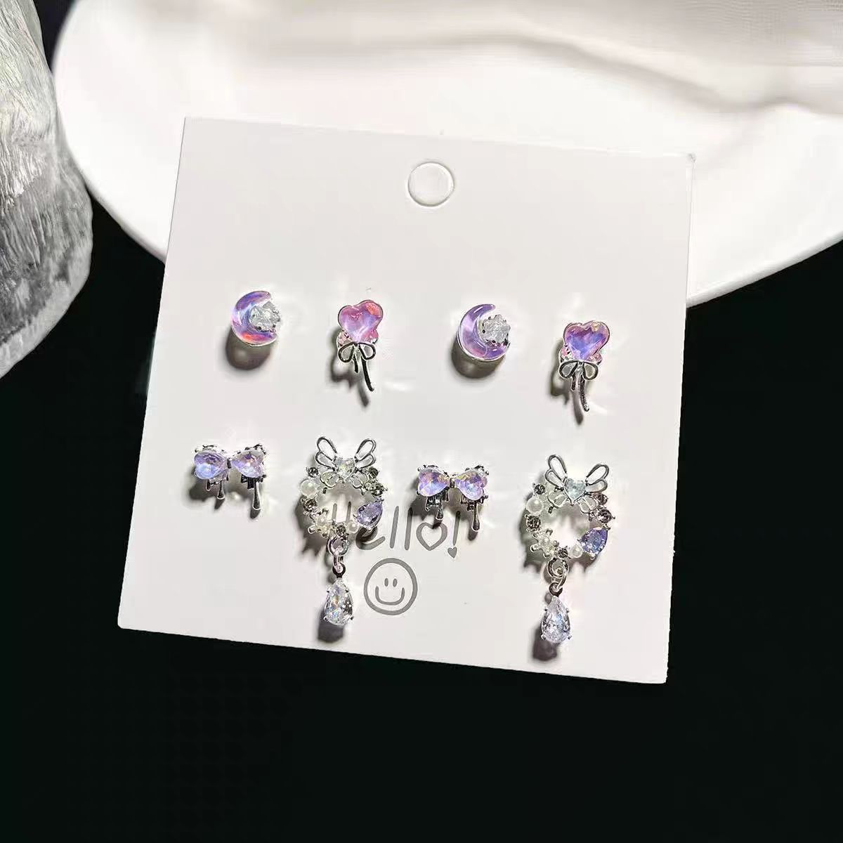 4 pairs of small and exquisite earrings, sweet, niche and simple new stud designs, elegant and versatile butterfly earrings details Picture