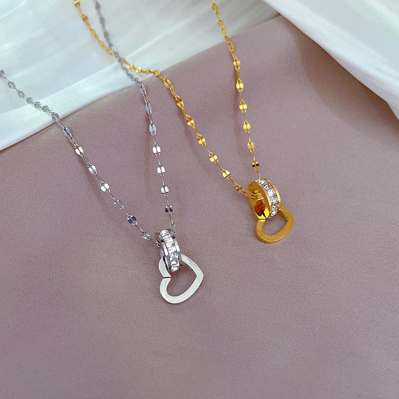【 All-titanium Steel 】 Heart-shaped ring exquisite gold necklace inside the furnace, female Instagram influencer collarbone chain accessory Application Scenario