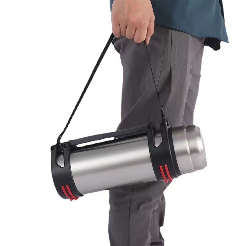 Extra-large capacity thermos flask, portable car thermos flask, outdoor sports water bottle, portable hot water bottle Item Picture