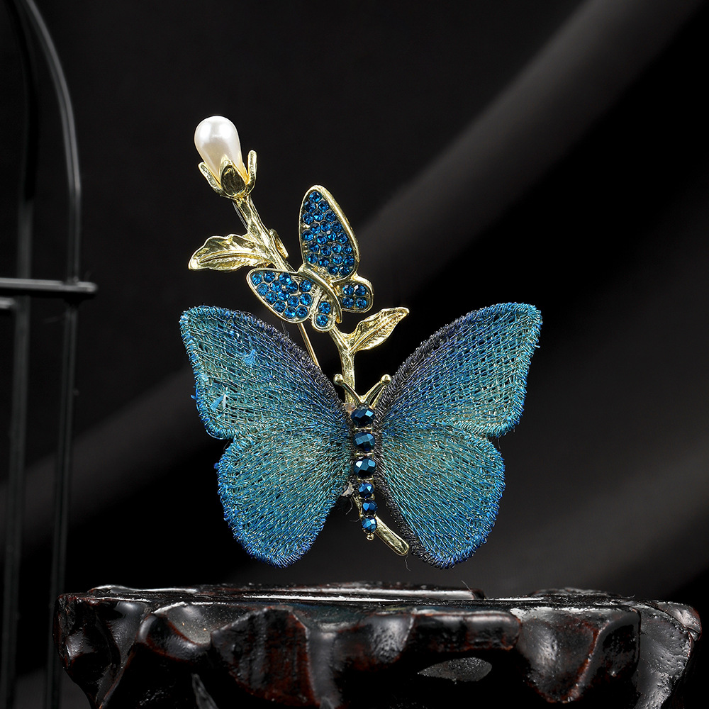 New Chinese-style elegant purple-blue butterfly pearl brooch, women's national trend ancient style light luxury high-end fashionable and elegant brooch full figure