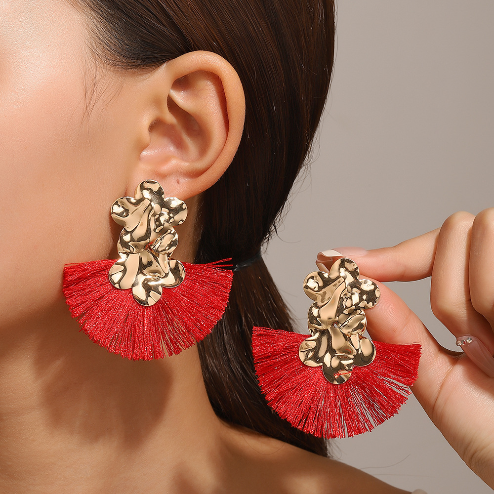 Cross-border fan-shaped tassel earrings for women, European and American retro niche design alloy flower earrings, exaggerated earrings wholesale Specification drawing