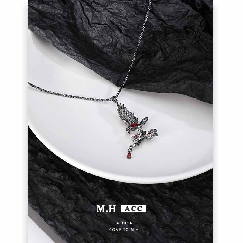 Original design crow rose necklace, dark Gothic style for women, fashionable and high-end, light luxury and niche collarbone chain Application Scenario