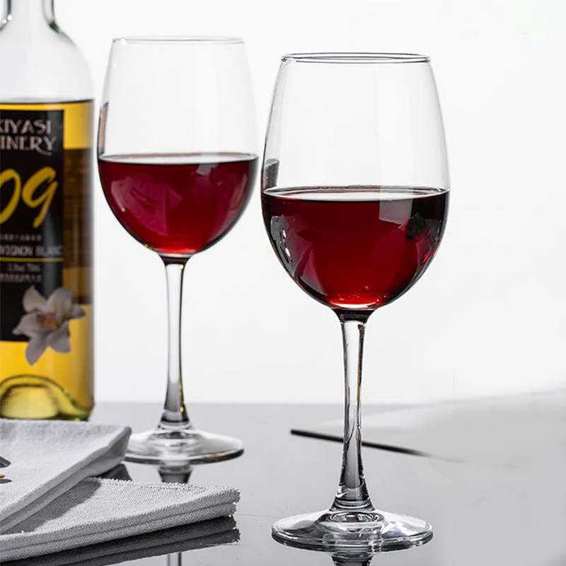 The Green Apple Taste Series of red wine glasses, creative tall foreign wine glasses, and wine glasses can be printed with logos in restaurants and bars full figure