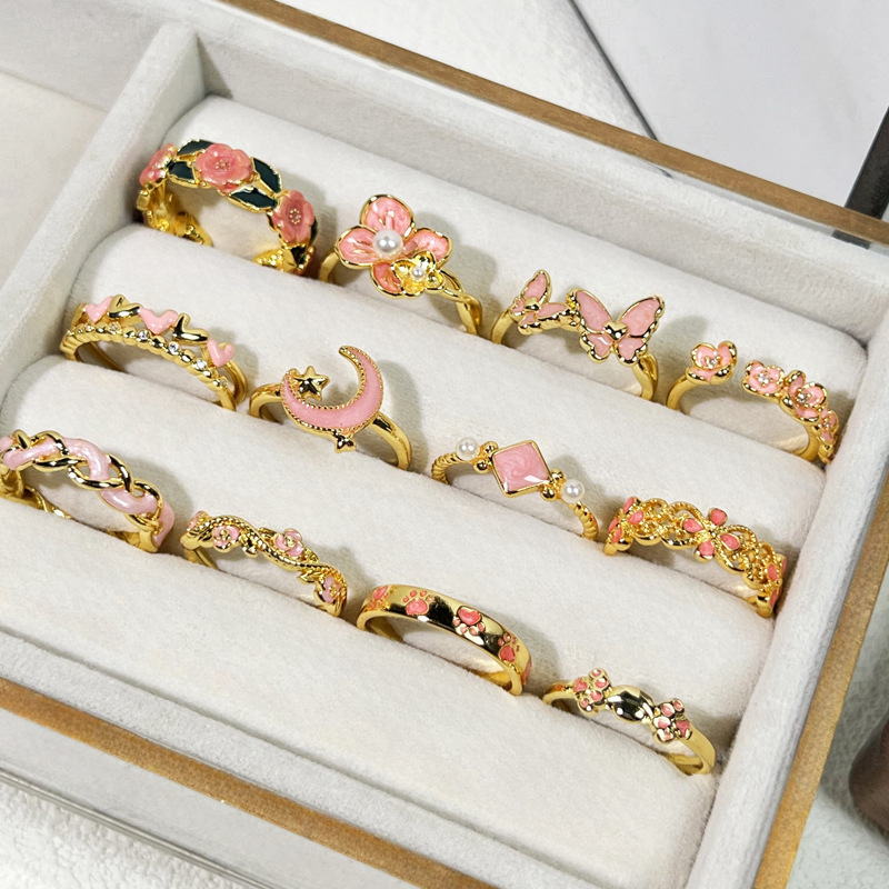 A sweet pink drip glaze open-top ring with a girlish heart, a versatile flower butterfly ring that brightens the skin and is a niche, cold style ring details Picture