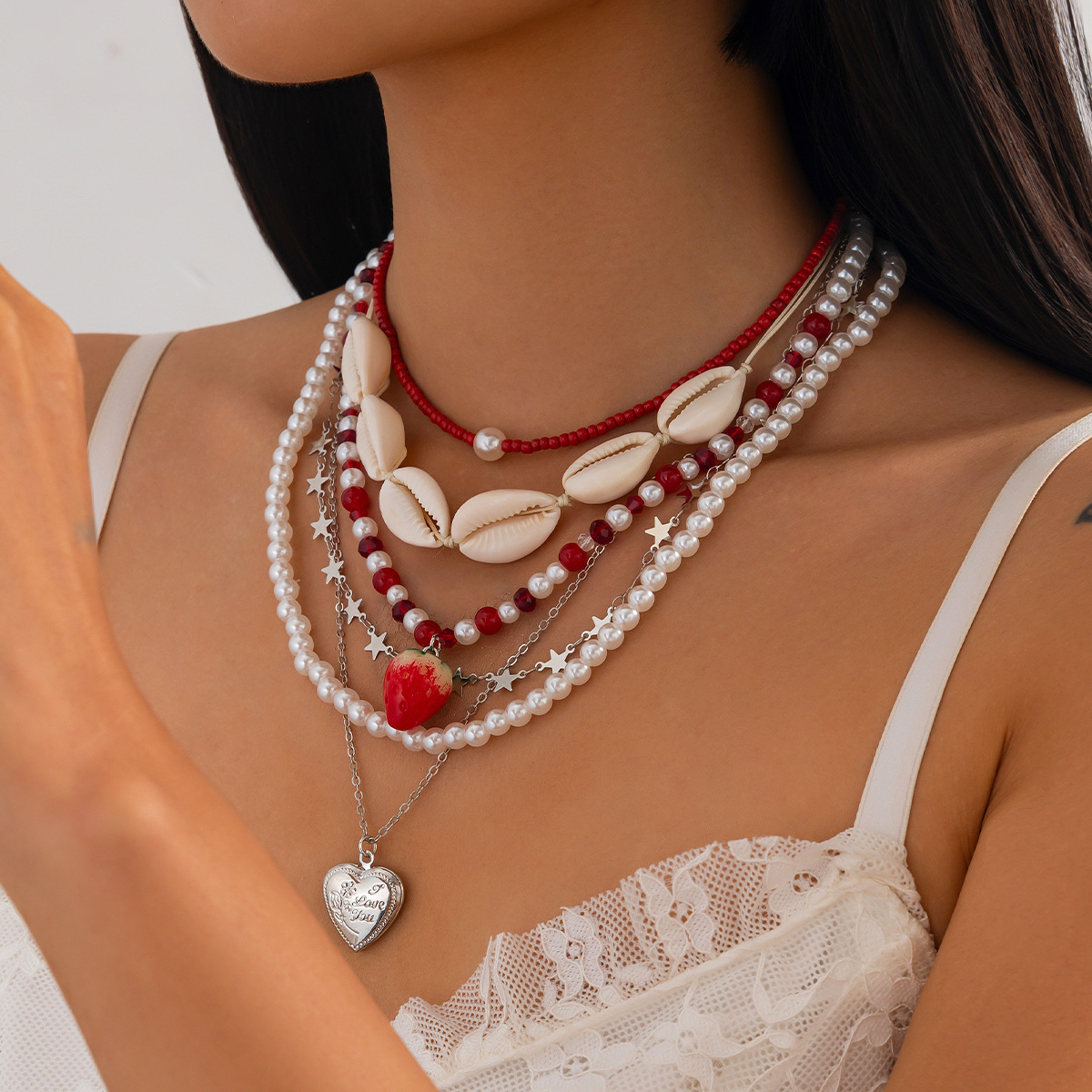 European and American cross-border jewelry sweet style strawberry pendant collarbone chain, fresh and clean rice bead beaded shell necklace set full figure