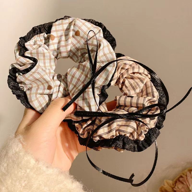 The retro heart-shaped checkered fabric large intestine hair band has a sweet and elegant charm. The bow silk band has a wide edge and pleated large intestine hair band Specification drawing