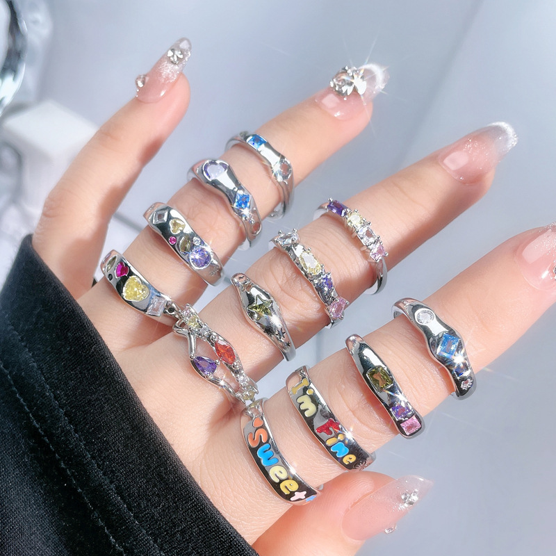Sweet and cool, light luxury, high-end color diamond open ring for women on Instagram, cold style, hot girl, fashionable and versatile, elegant index finger ring Application Scenario