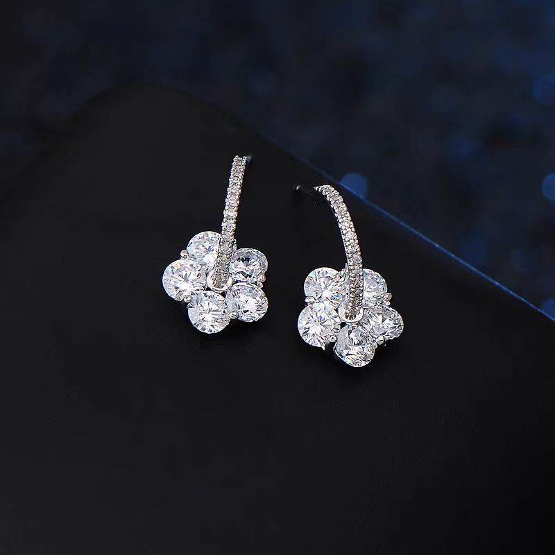 Elegant and refined zircon stud earrings for women, pure silver high-end earrings, new trendy earrings for women in 2025 Specification drawing