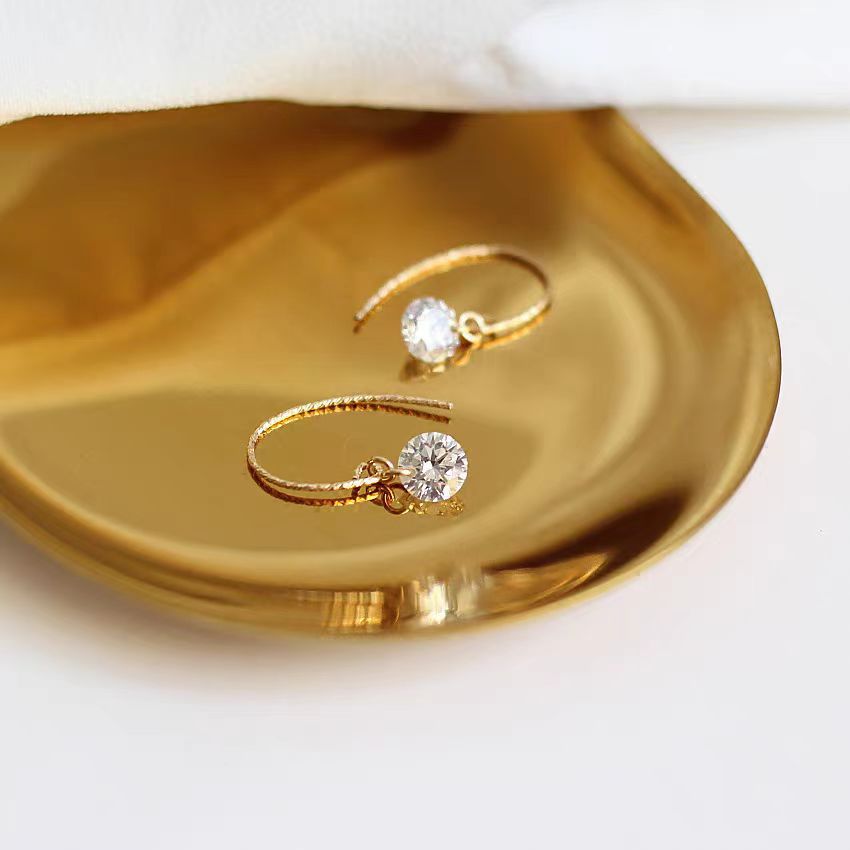 One-carat shiny single zircon earrings, a light luxury and high-end feel, versatile and simple Moissanite ear hook earrings Specification drawing