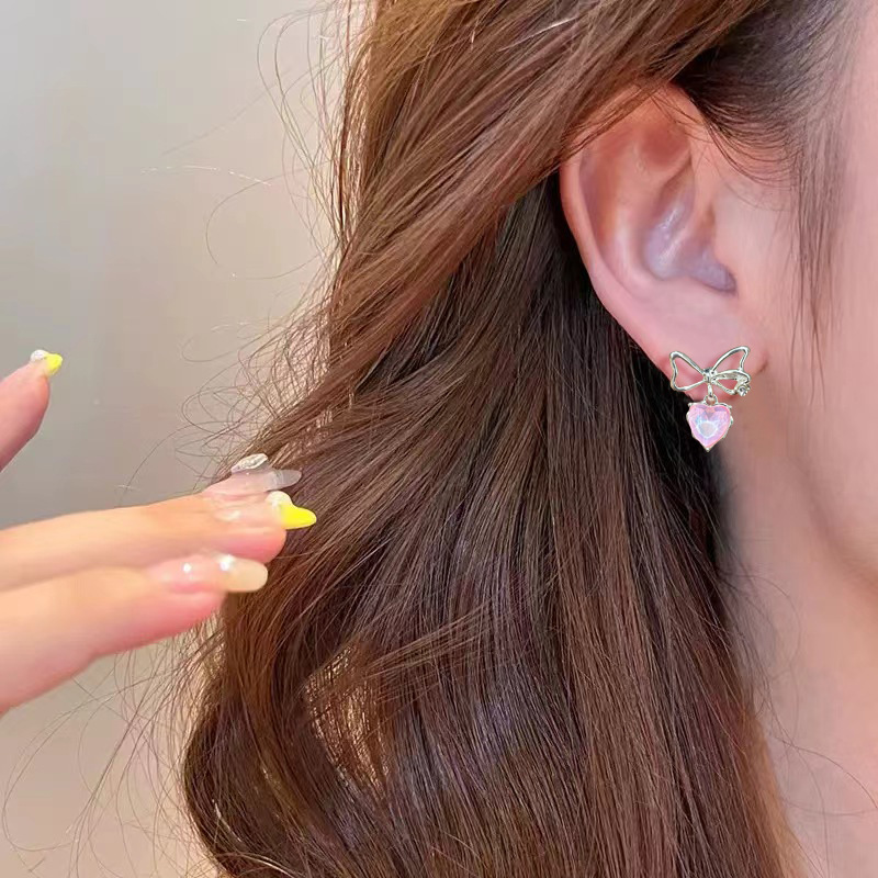 Sweet and versatile bow zircon stud earrings for women, a trendy Korean style on Instagram, with a simple and niche design details Picture
