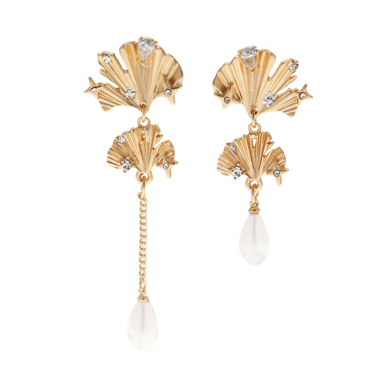 Ancient golden exquisite ginkgo leaf pearl earrings with a light luxury and high-end feel, new summer earrings, original innovative Chinese-style earrings Item Picture