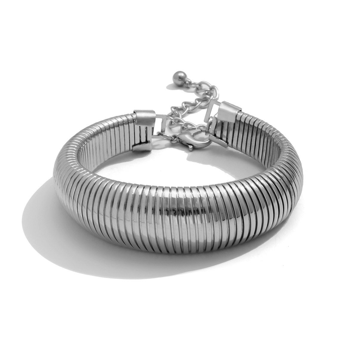 European and American cross-border jewelry geometric metal fashion bracelet bracelet exaggerated snake bone line African collar Item Picture