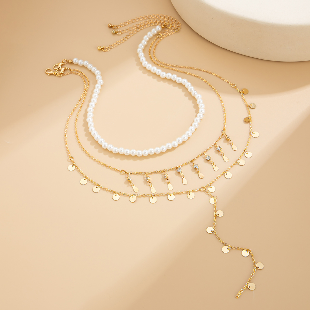 A new cross-border fashion pearl necklace from Europe and America, featuring a unique Y-shaped pearl tassel layering collarbone chain necklace Application Scenario