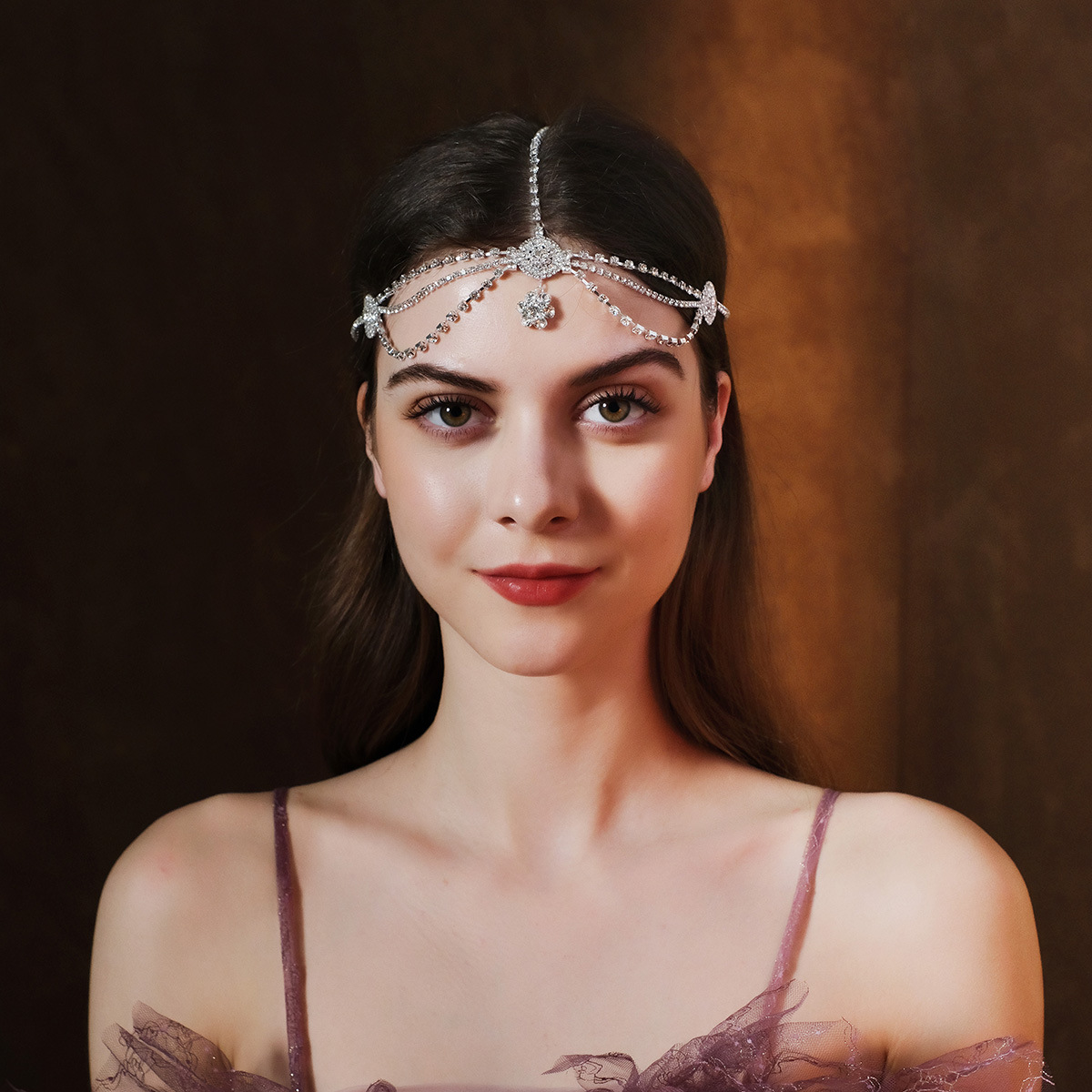 European and American light luxury headwear, simple and versatile hair accessories, ethereal and niche design sense, ins style, diamond-encrusted tassel headband full figure
