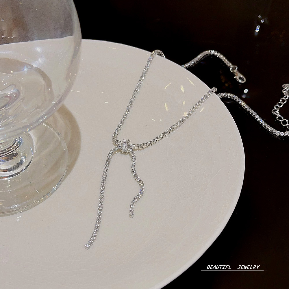 European and American fashion diamond-encrusted bow necklace for women, exaggerated and individualistic neckchain, elegant and light luxury, full diamonds, super dazzling, internet-famous necklace Specification drawing