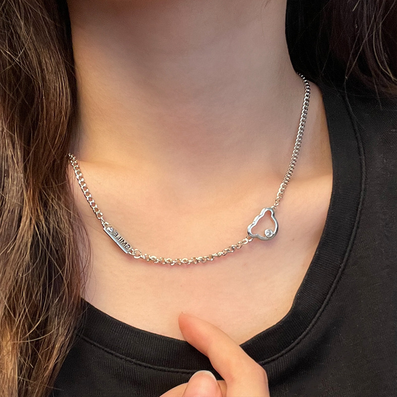 Versatile bear necklace, women's light luxury and niche design sense collarbone chain, Instagram hip-hop accessory 2023 New style details Picture
