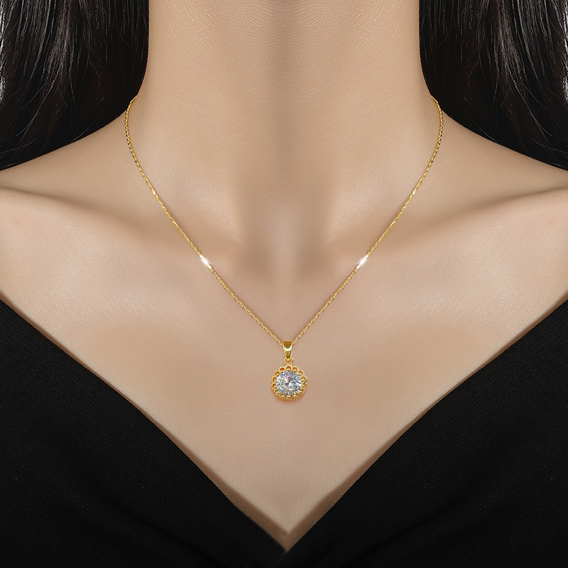 【 Titanium Steel 】 Light luxury, genuine gold, luxurious, hollowed-out zircon necklace, versatile collarbone chain for female Internet celebrities, titanium steel chain details Picture