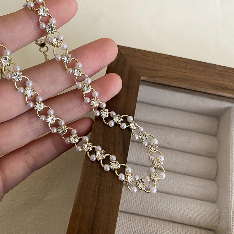 Light luxury pearl necklace, women's niche design sense necklace, 2023 new style collarbone chain, simple accessory wholesale details Picture