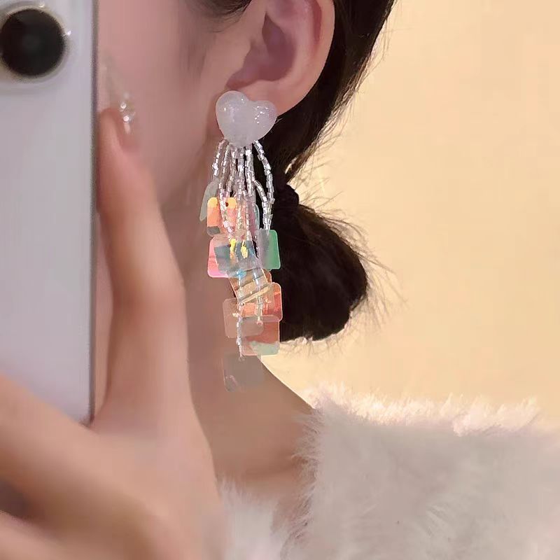 The sweetness is over the limit! Stylish and versatile geometric new dazzling laser heart-shaped earrings, high-end long tassel earrings details Picture