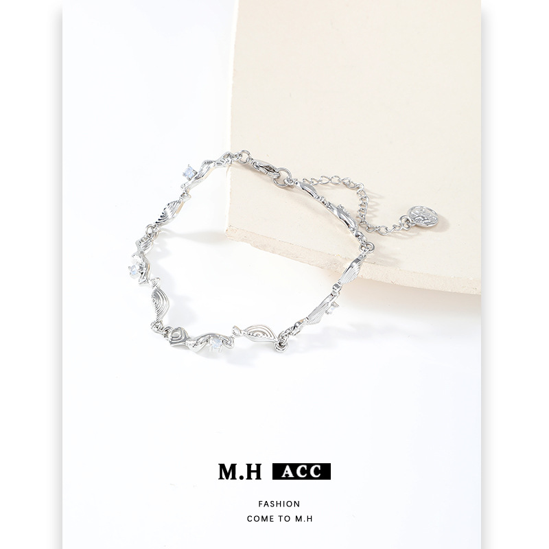 Original abstract irregular bracelet that doesn't fade, a cool summer style fashion versatile bracelet for women, a high-end accessory for women Specification drawing
