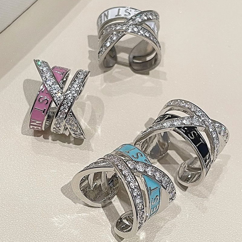 The Western Queen Saturn three-layer hollowed-out diamond-encrusted open ring, sweet and cool style, high-end feel, women's niche, light luxury, ins Application Scenario