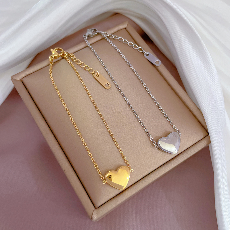 【 All-titanium Steel 】 Dongdaemun's minimalist and cold style heart-shaped chain bracelet, a retro best friend of a female Internet celebrity full figure