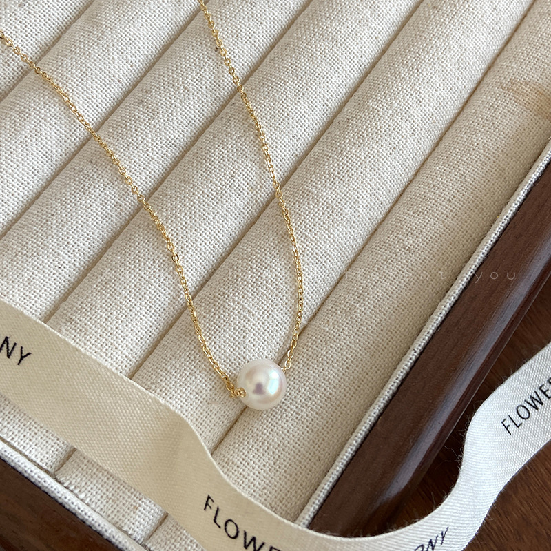 A pearl necklace with a touch of light luxury and niche style for women in summer, a collarbone chain with a touch of French style and simplicity details Picture