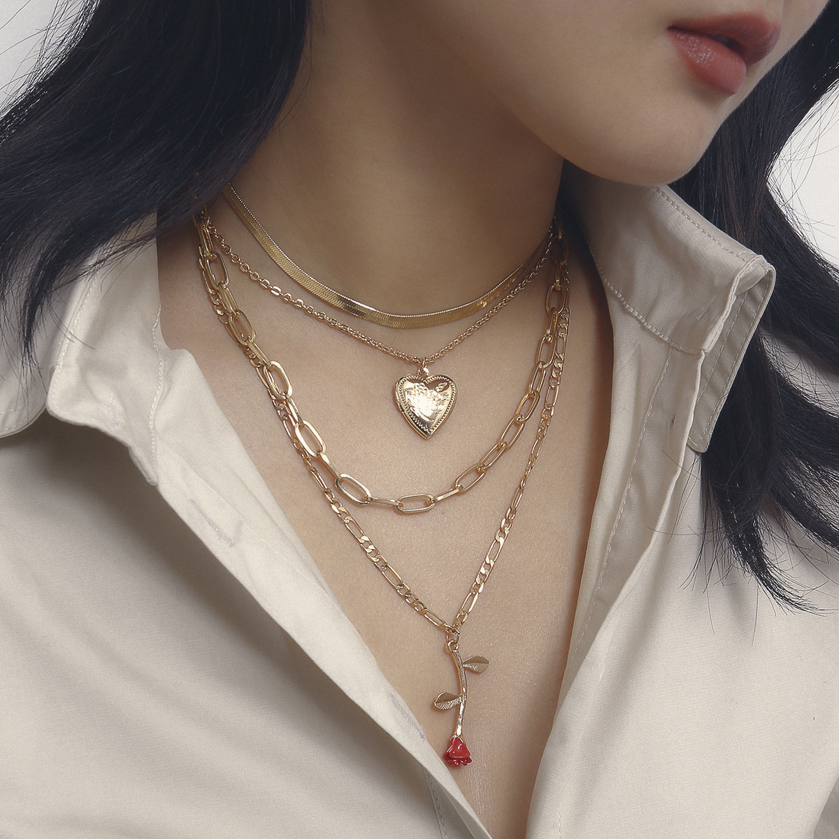 European and American cross-border jewelry geometric serpentine chain square thick chain necklace mixed and matched open heart rose pendant necklace Specification drawing