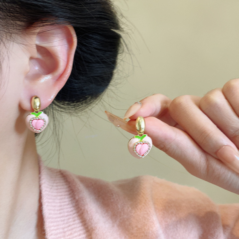 Pink peach high-end heart-shaped earrings for women, light luxury, gentle and individual stud earrings, fresh and sweet, versatile earrings, trendy details Picture