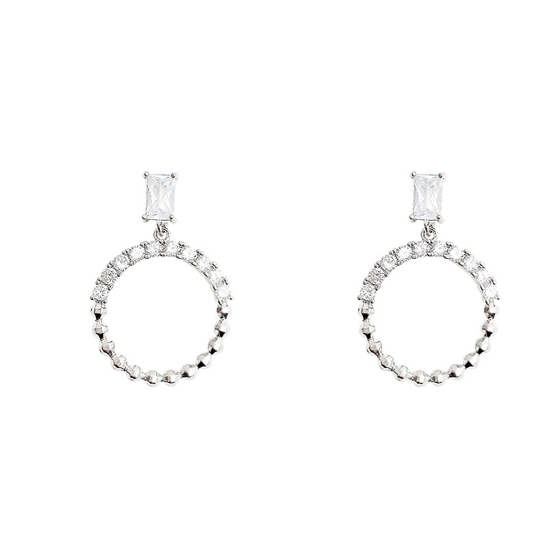 Exquisite super flash zircon geometric circle earrings, exuding a feminine charm and a sense of sophistication. Exaggerated stud earrings, a unique and retro style, are popular online earrings Item Picture