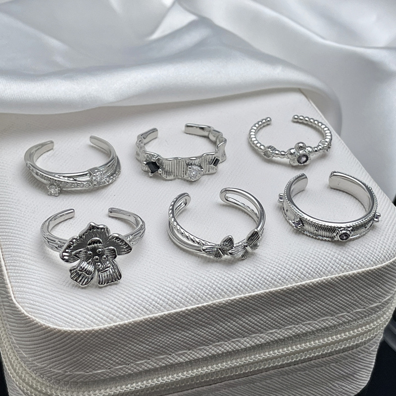Sweet and cool, niche design sense, flower butterfly, Hong Kong-style fashionable open ring, women's line brushed, versatile and exquisite ring Application Scenario