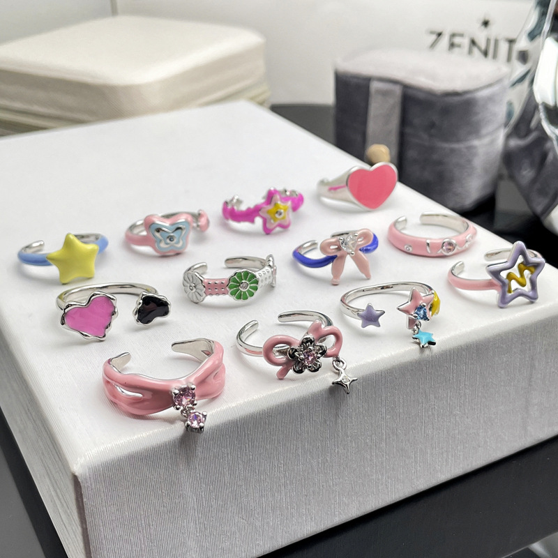 Dopamine colored drip glaze open ring, a unique and niche design with a sweet and cool female style, a star-pink bow ring full figure