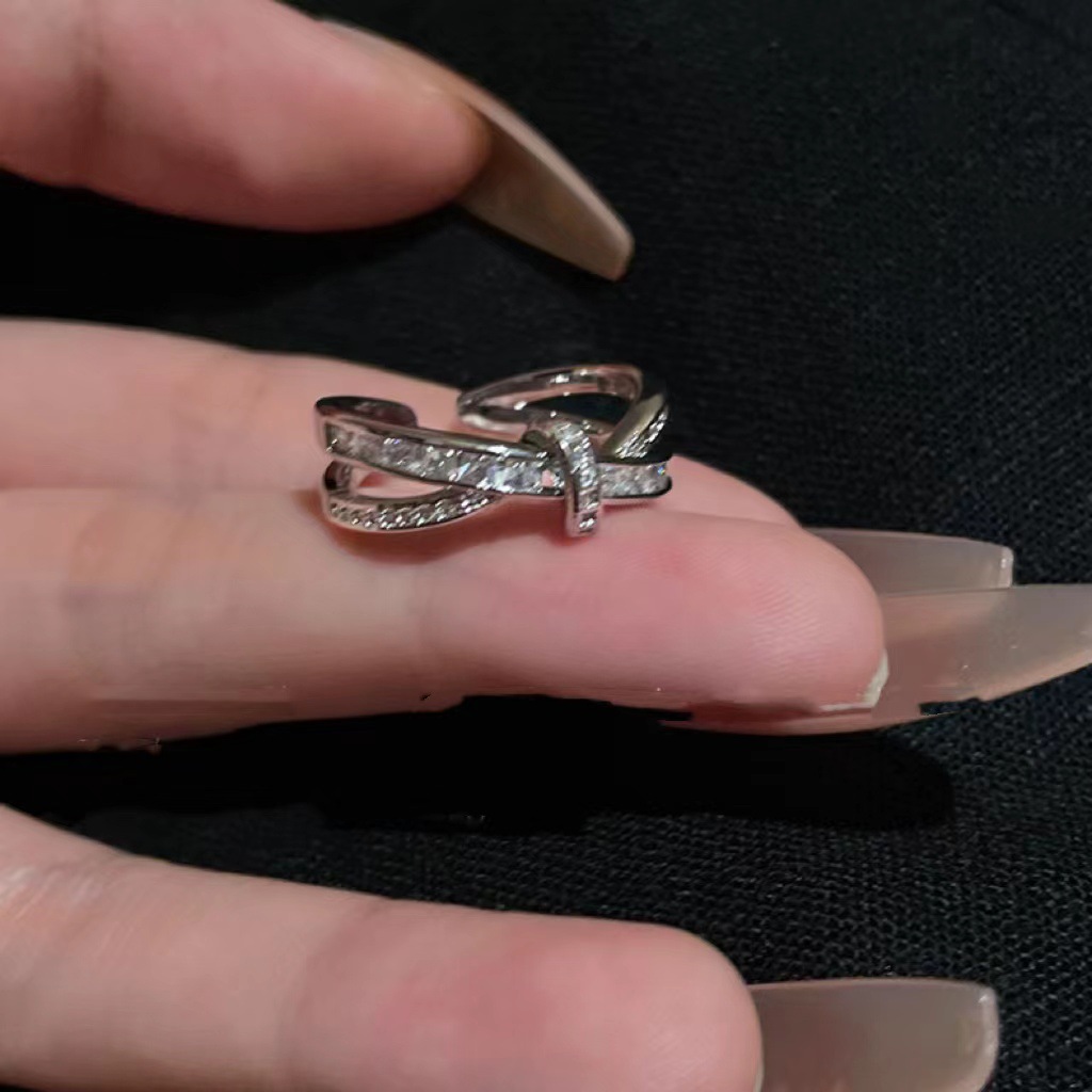 A heart-shaped, high-end cross-zirconia ring for women, an Instagram niche design sense index finger ring, a light luxury and exquisite open ring Application Scenario