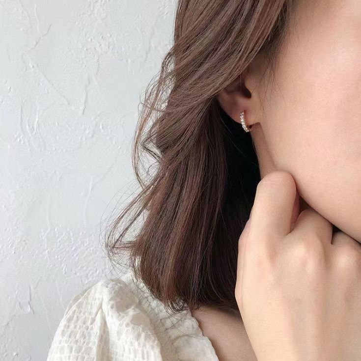 Light luxury, compact, micro-inlaid diamond ear buckles, feminine charm, niche, versatile, simple, fashionable and high-end ear stud earrings Specification drawing