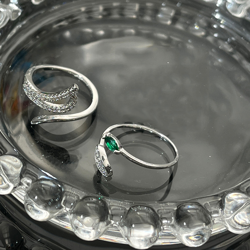 Simple and individual micro-inlaid zircon open ring, elegant and refined in a cold female style, high-end index finger ring with adjustable band full figure