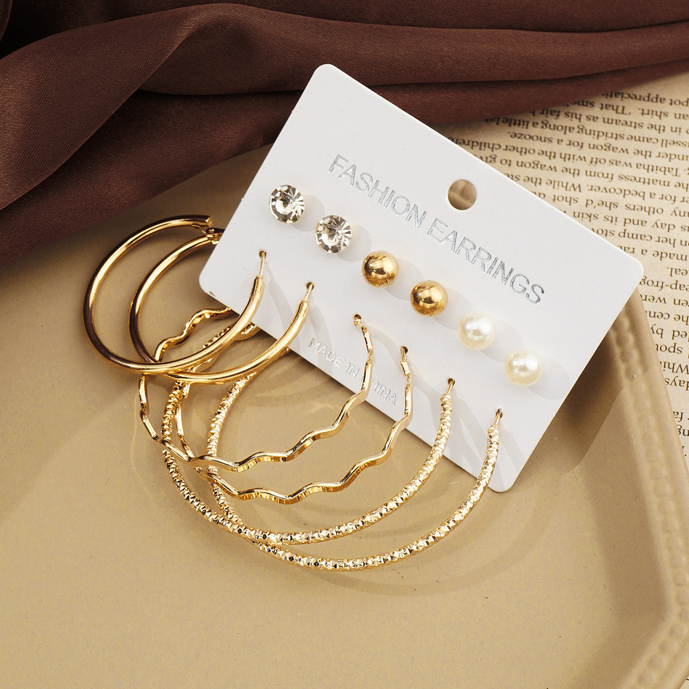 Wholesale of 6 pairs of C-shaped large ear ring and stud sets of personalized earrings with exaggerated European and American accessories for cross-border fashion and versatility Application Scenario