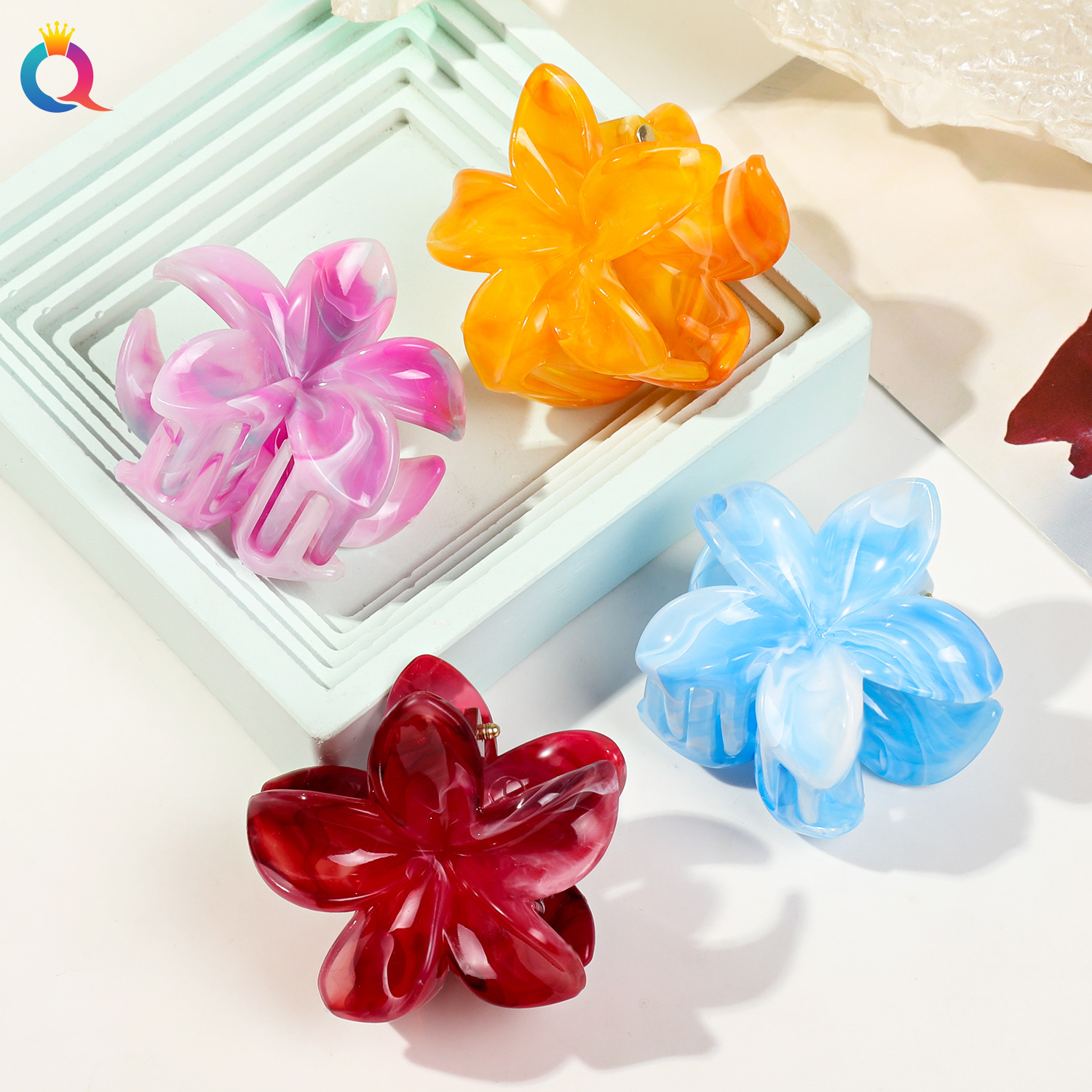 Qiyue Cross-border Marble Small Frellia Hair Clip, Women's flower grabber, back of the head updo, Shark hair clip accessory Application Scenario
