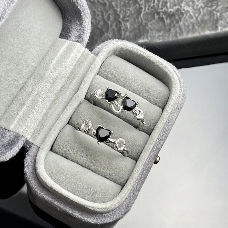 Simple, heart-shaped, personalized and versatile ring for women, adjustable cold style, thorny texture, niche dark style quality ring full figure