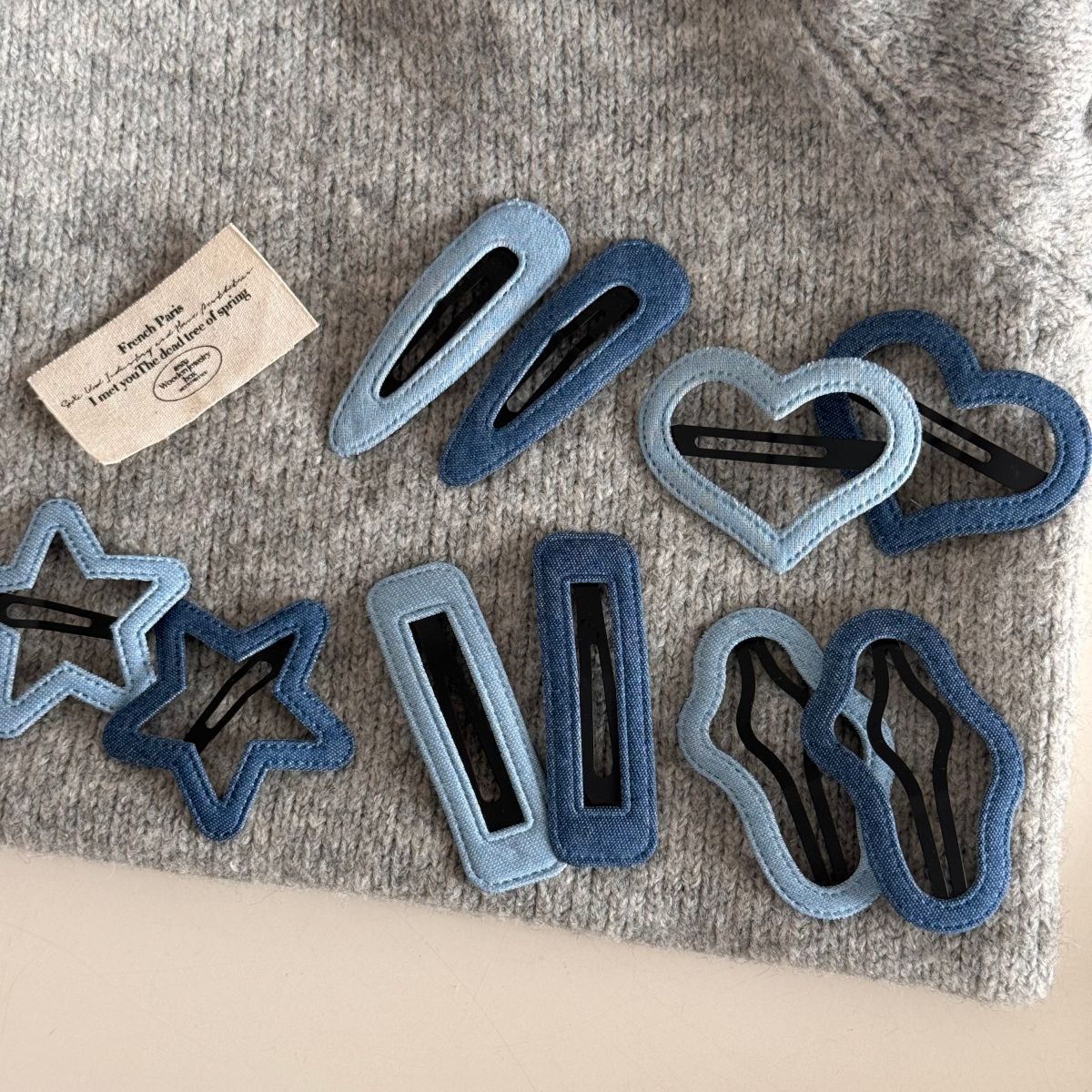 Denim blue fabric bb clips, cute dopamine baby hair clips, broken hair side clips, bangs clips, new hair accessories Application Scenario
