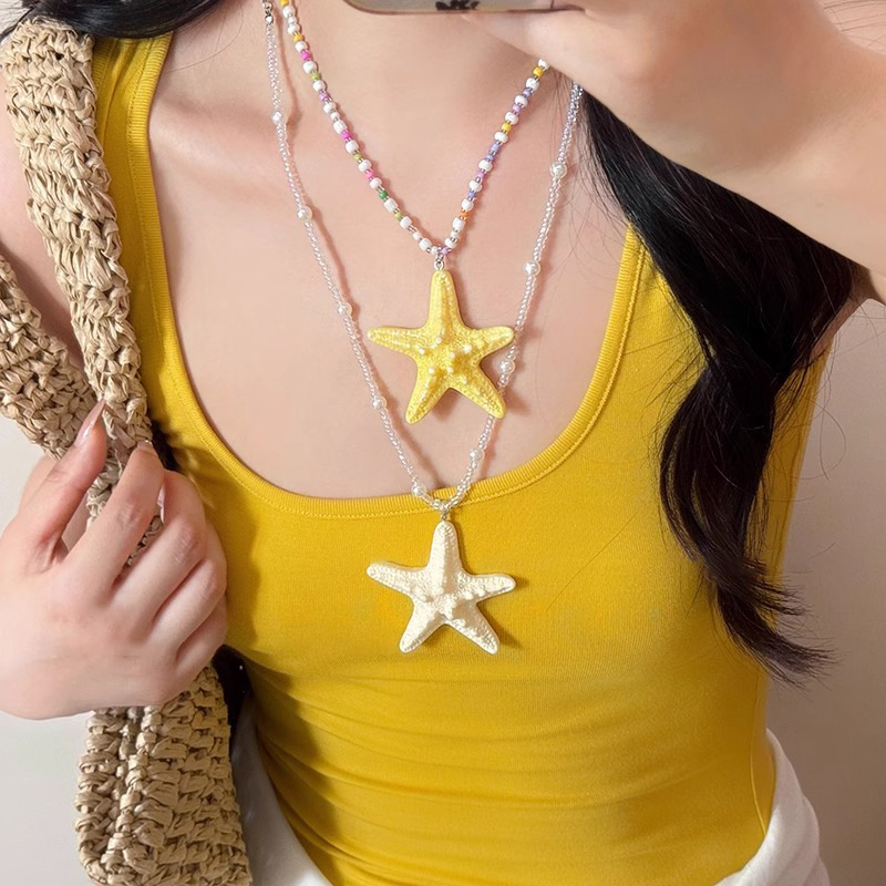 Dopamine long beaded starfish necklace for women, an exaggerated yellow collarbone chain accessory with a summer seaside and island vacation style details Picture