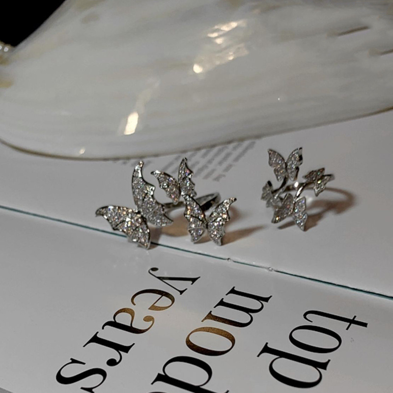 The ins cold and cool three-dimensional butterfly opening ring exudes a sense of luxury and sophistication for women. It is a niche and exquisite stacked food ring Application Scenario