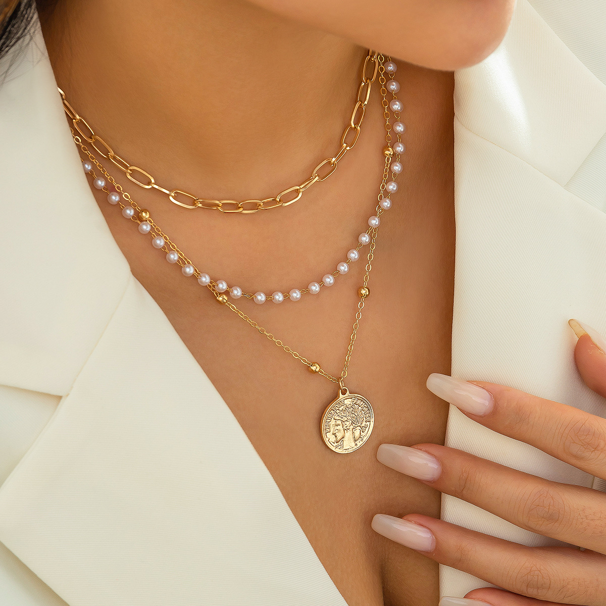 European and American cross-border jewelry, French simple stacked long pearl necklace, retro cold style, sweet and cool necklace details Picture