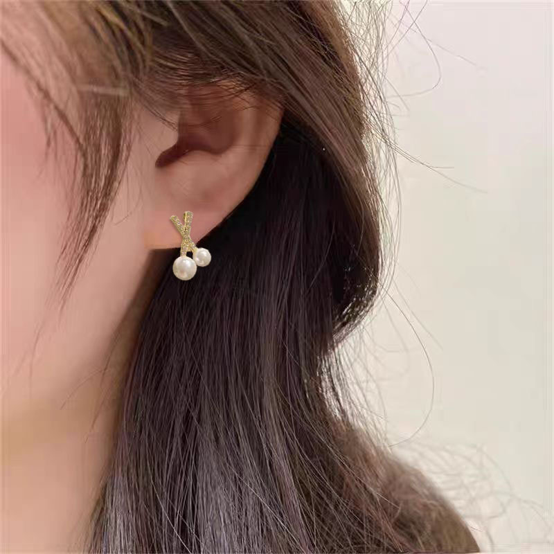 Cross-zircon pearl stud earrings 2025 New bestseller Exquisite earrings, women's niche design sense light luxury fashion earrings Specification drawing