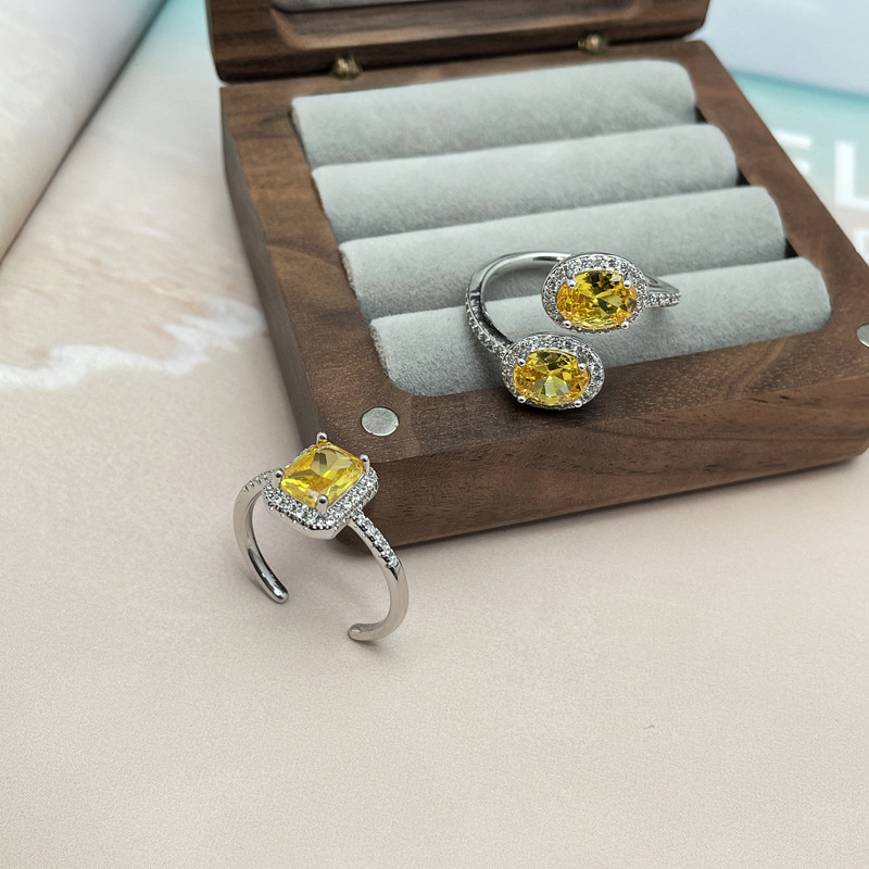 Exquisite retro double zircon yellow diamond, unique and fashionable open ring, women's Instagram, cold style, light luxury index finger ring Application Scenario