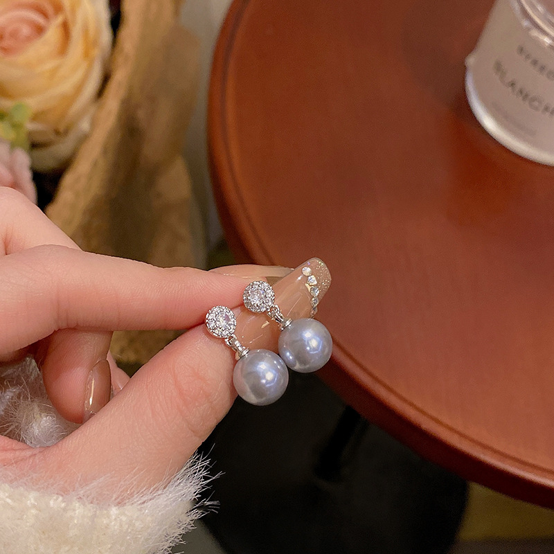 Light luxury zircon pearl stud earrings, women's fashion, high-end feel, versatile, unique and individual, popular online celebrity bestsellers wholesale full figure