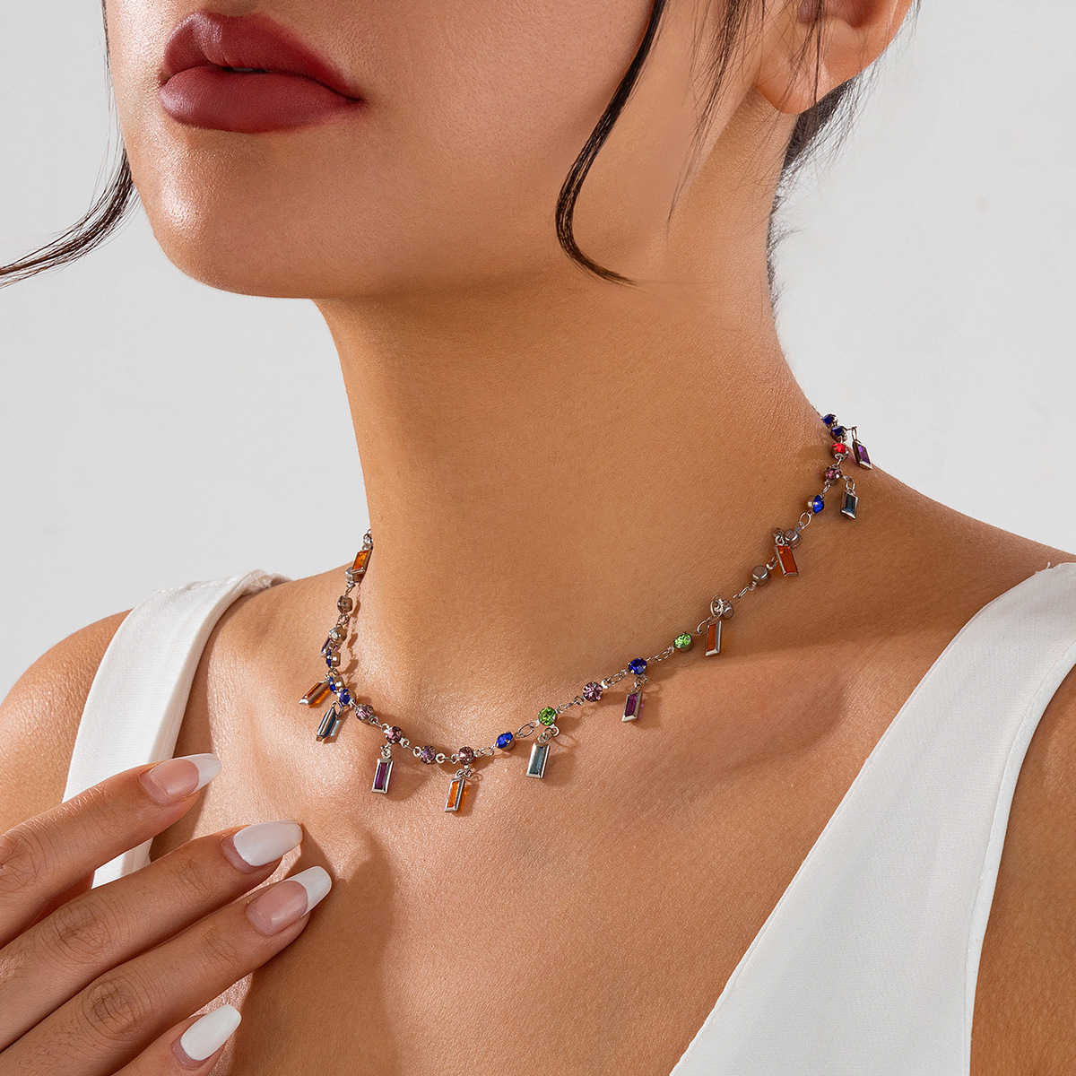 European and American cross-border jewelry, fashionable colorful crystal diamond-encrusted pendant necklace, high-end handcrafted beaded collarbone chain Specification drawing